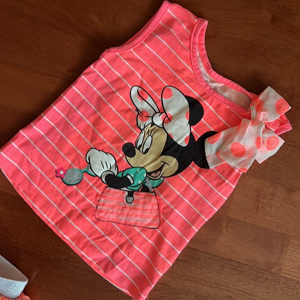 DISNEY OUTFIT - Picture 3 of 7